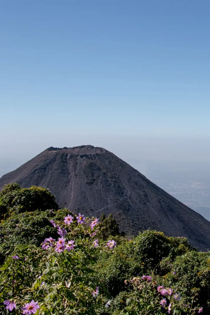 el salvador volcano hike 683x1024